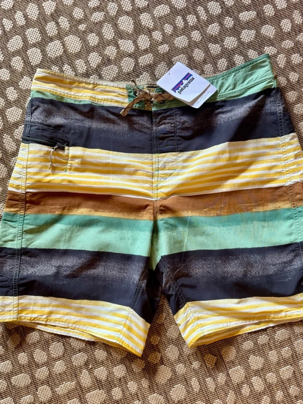 Patagonia Wavefarer Board Shorts 19” Stripe NWT Mens 38 Swim Trunks Surf